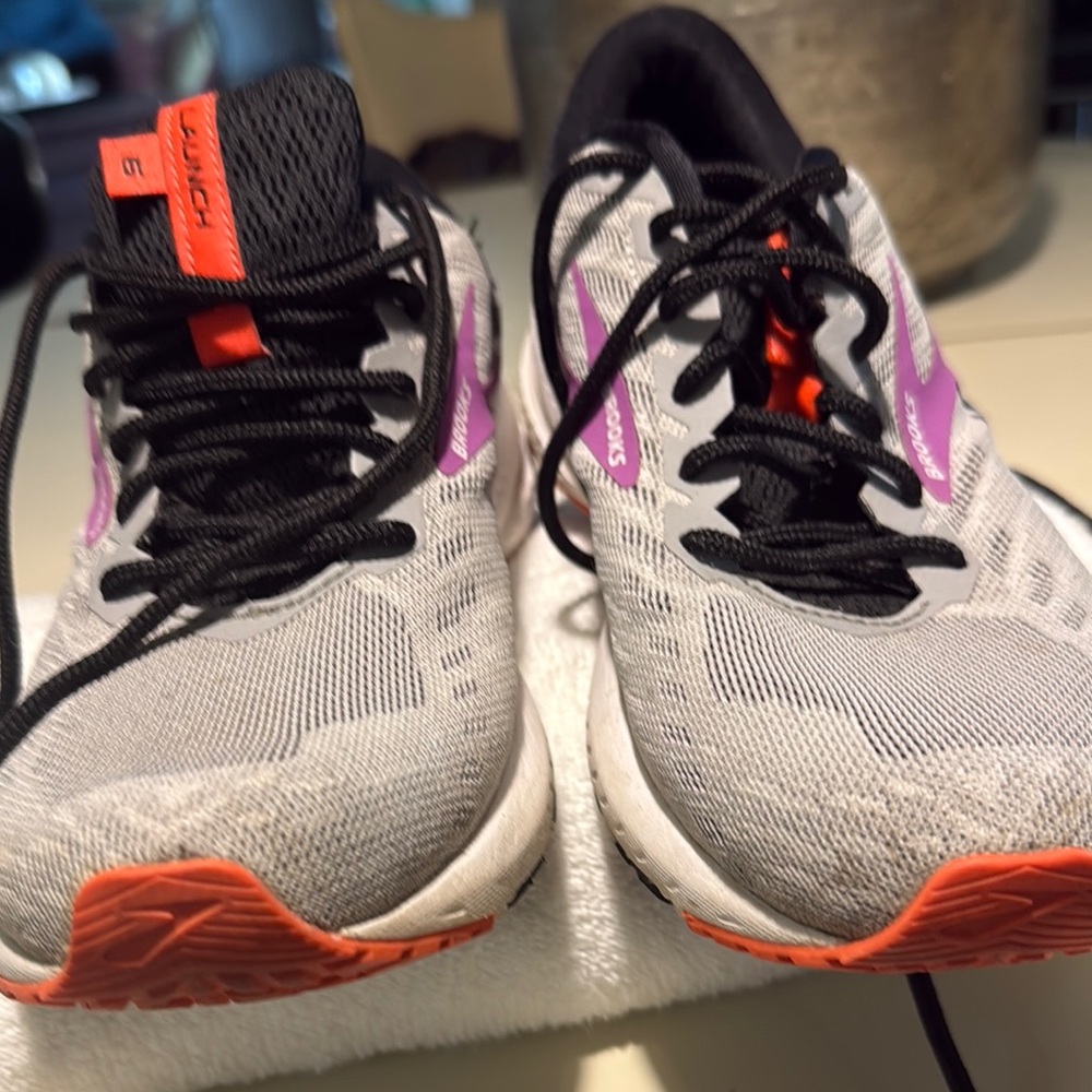 Brooks women sneakers
